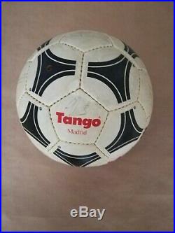 1984 85 Ball liga Oficial fifa Tango Adidas questra Madrid signed R Madrid 84 85