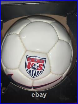 1996 Women usa Team nike Soccer skills ball autographed by Michelle Akers