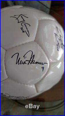 1998 USA Womens National Team Signed Soccer Ball HAMM DiCicco LILLY AKERS ++
