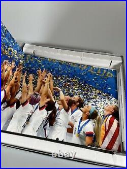 2019 USA USWNT WOMEN NATIONAL WORLD CUP TEAM SIGNED Photo Book