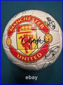 Manchester United FC 2001/2002 Squad Signed Football Ball COA