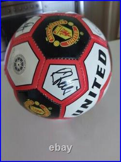 Manchester United Signed Soccer Ball Members of the 1st Team Squad 2005-2006