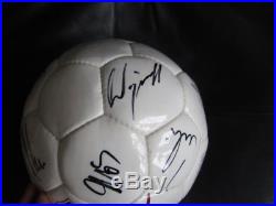 Nike NK 800 Soccer Ball Matchball Sz. 5 signed by US Soccer Team 2000 Collector