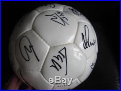 Nike NK 800 Soccer Ball Matchball Sz. 5 signed by US Soccer Team 2000 Collector