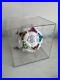 Official_match_ball_signed_by_1999_FIFA_Womens_World_Cup_Team_USA_Champions_01_pyn