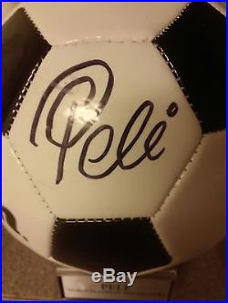 Pele Signed Encase New Ball Certified By Psa