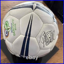 Pele Signed Soccer Ball. Guaranteed authentic or full refund Pele Signed Soccer Ball. Guaranteed authentic or full refund