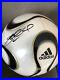 Signed_Steven_Gerrard_Fifa_World_Cup_2006_Match_Ball_01_jn