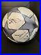 Soccer_ball_signed_by_teammembers_from_Chelsea_July_2007_01_uu