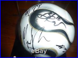 Socceroos Australia World Cup 2006 Squad Signed Soccer Ball Football & Case Rare
