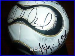 Socceroos Australia World Cup 2006 Squad Signed Soccer Ball Football & Case Rare