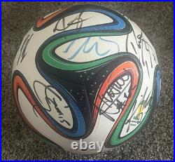 Team Usasignedsoccerballmntdempseyaltidorejonesbradleybeckerman++2014