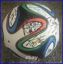 Team Usasignedsoccerballmntdempseyaltidorejonesbradleybeckerman++2014