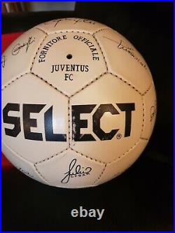 Vintage Juventus F. C 1992/1993 select signed ball, great condition
